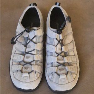 Eddie Bauer drawstring shoes